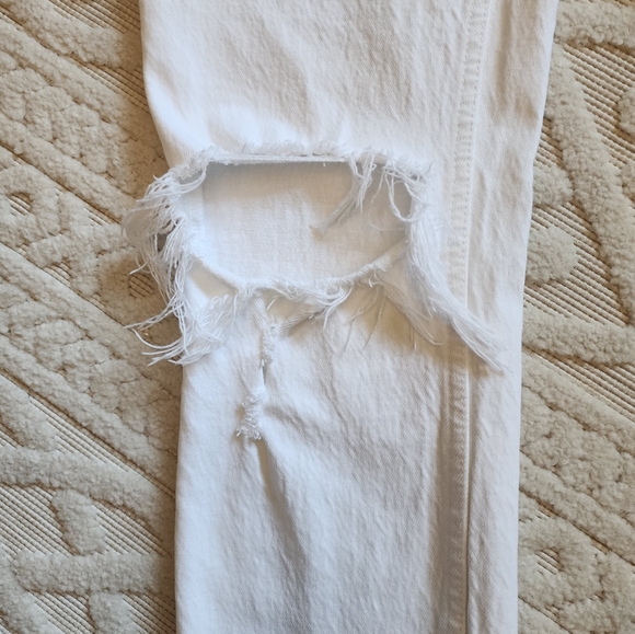 ABERCROMBIE AND FITCH MOM HIGH RISE JEAN - Picture 4 of 12